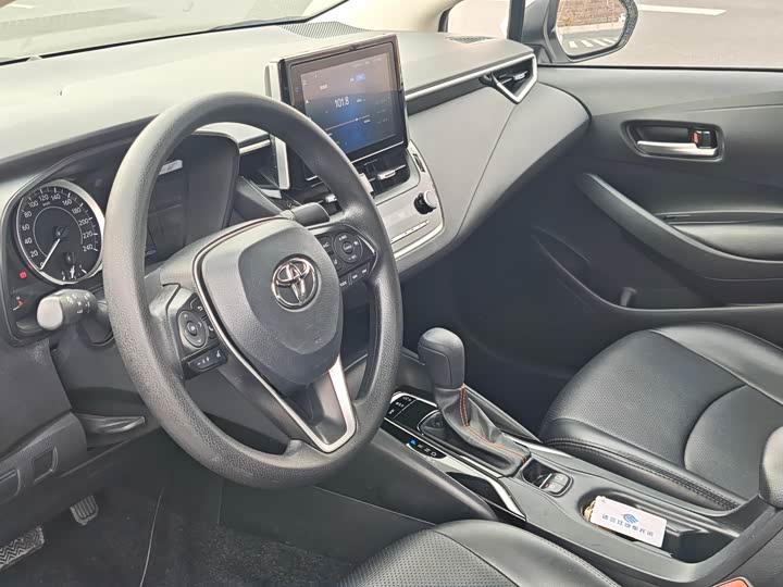 Фото 12 - Toyota Corolla