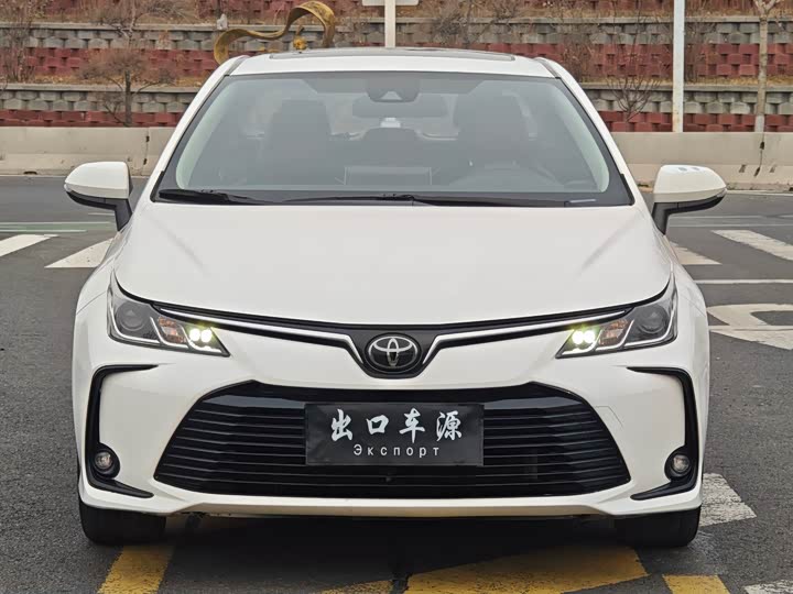 Фото 3 - Toyota Corolla