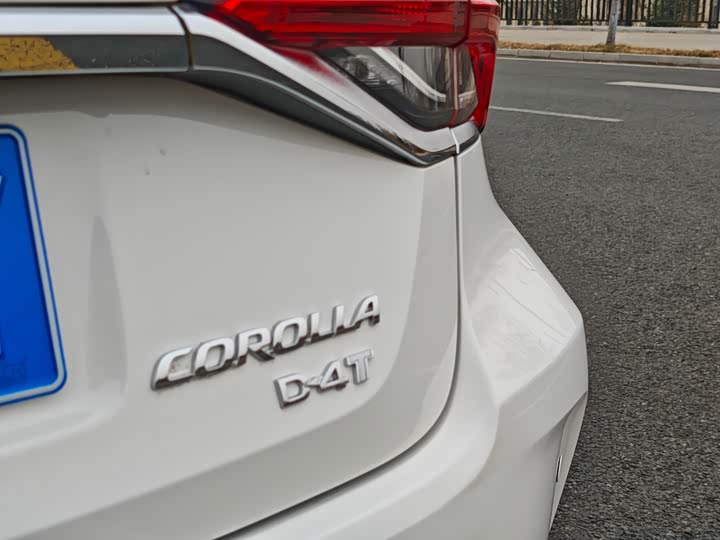 Фото 4 - Toyota Corolla