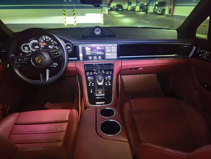 Фото 3 - Porsche Panamera