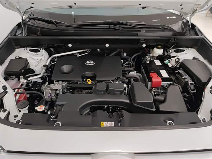 Фото 10 - Toyota RAV4