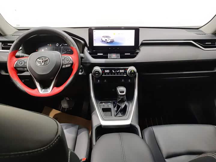 Фото 12 - Toyota RAV4