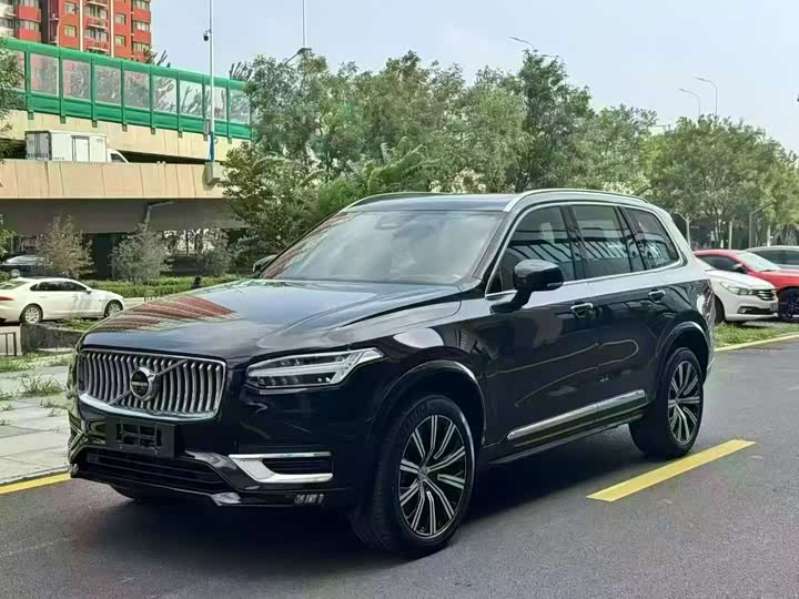 Фото 1 - Volvo XC90
