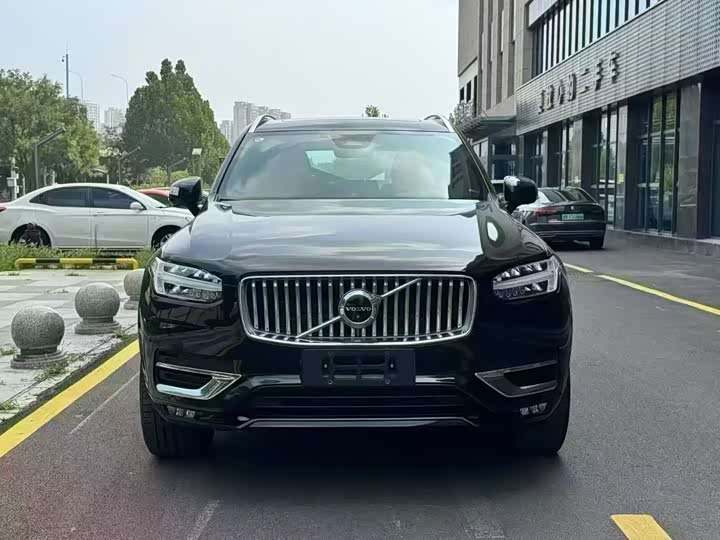 Фото 2 - Volvo XC90