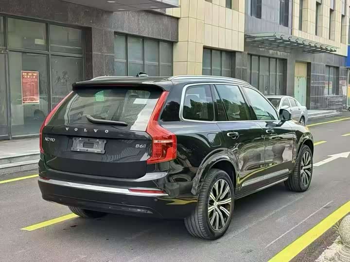 Фото 4 - Volvo XC90