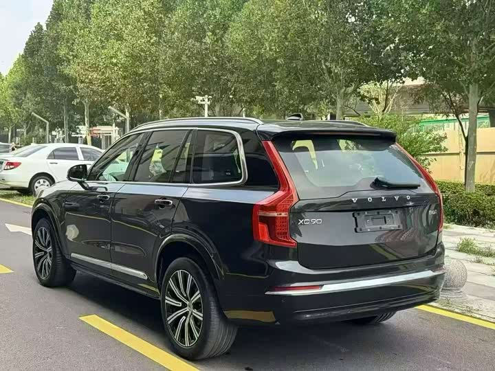 Фото 6 - Volvo XC90