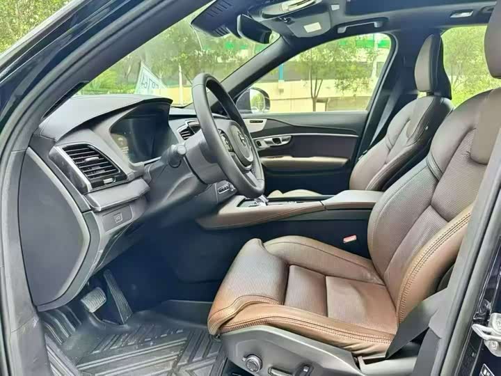 Фото 7 - Volvo XC90