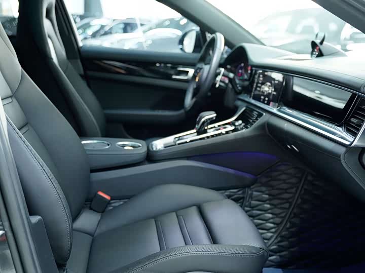 Фото 15 - Porsche Panamera