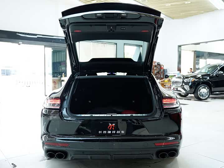 Фото 17 - Porsche Panamera