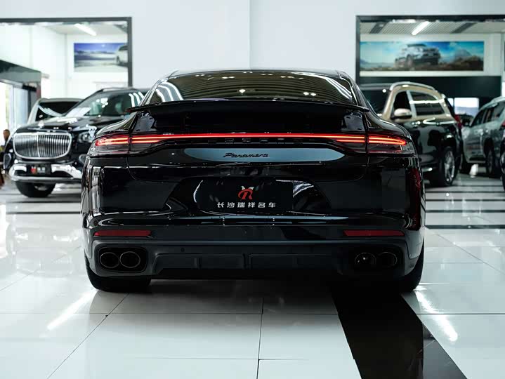 Фото 19 - Porsche Panamera