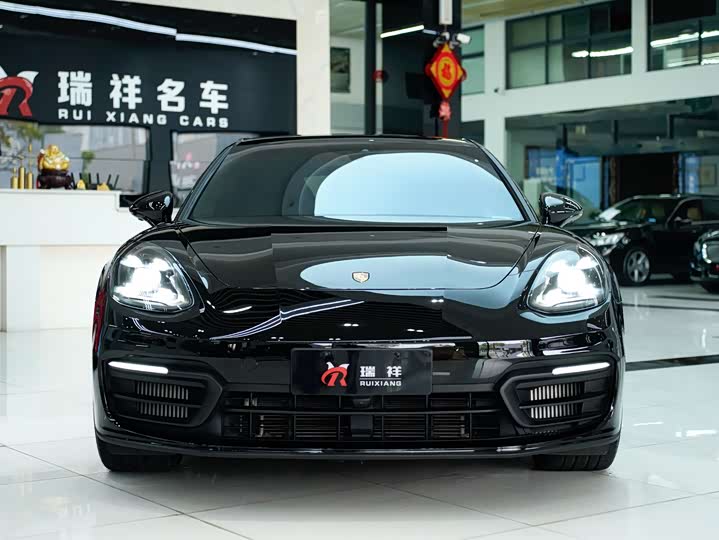 Фото 2 - Porsche Panamera