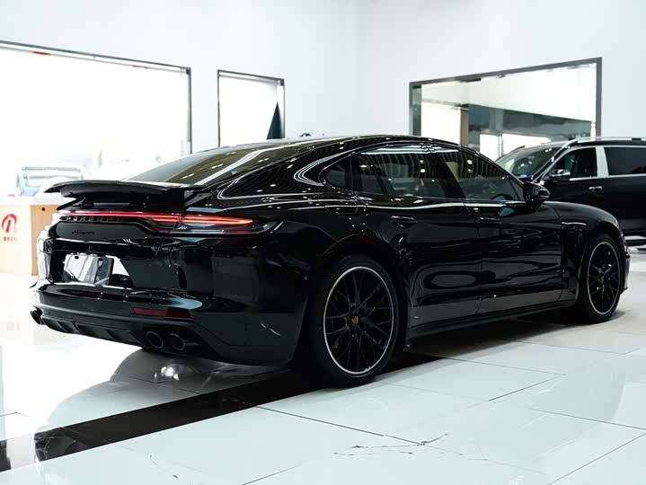 Фото 20 - Porsche Panamera