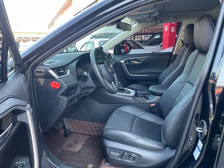 Фото 4 - Toyota Wildlander