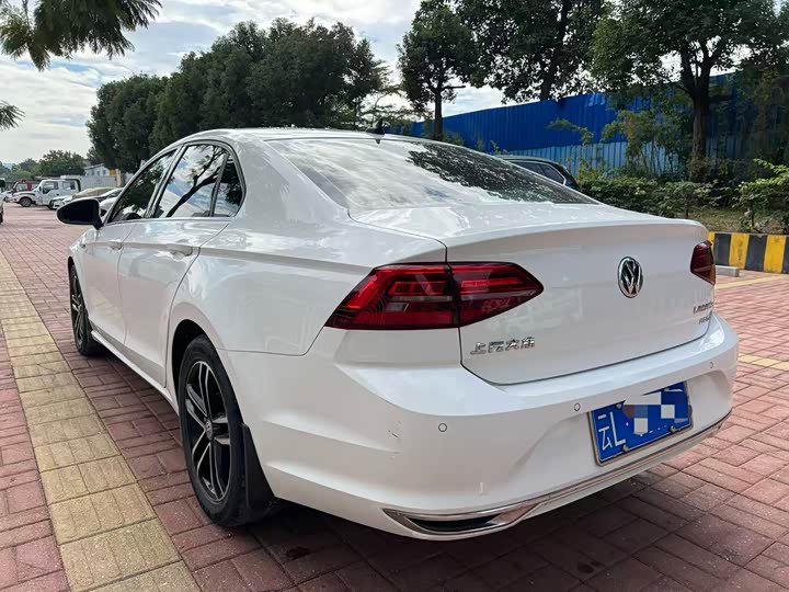 Фото 11 - Volkswagen Lamando L