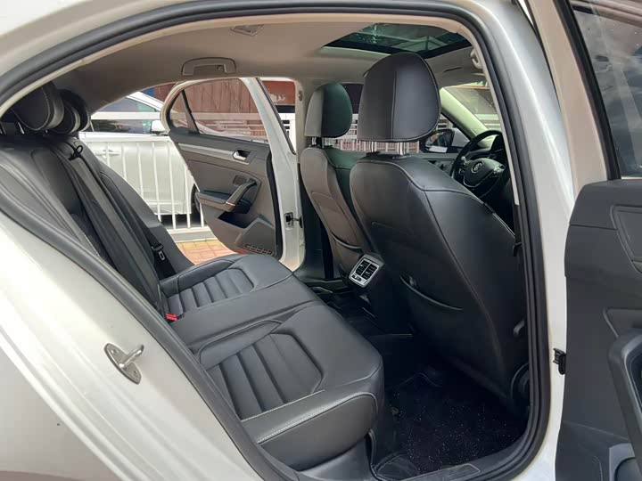 Фото 9 - Volkswagen Lamando L