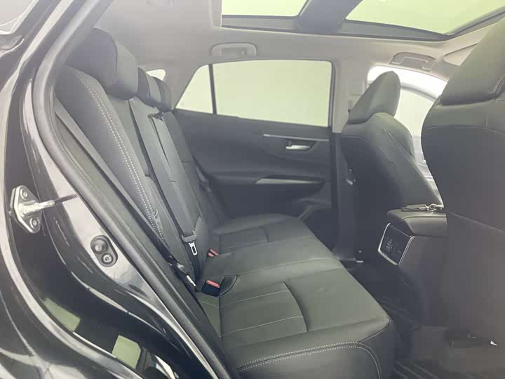 Фото 13 - Toyota Harrier