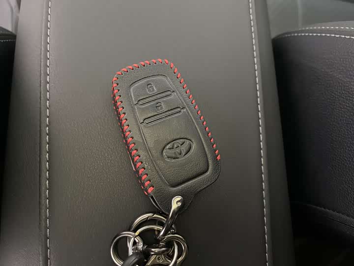 Фото 22 - Toyota Harrier