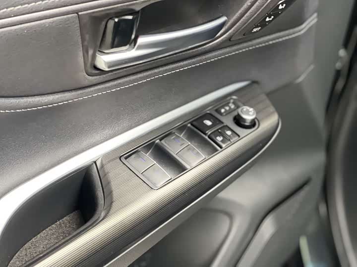 Фото 24 - Toyota Harrier