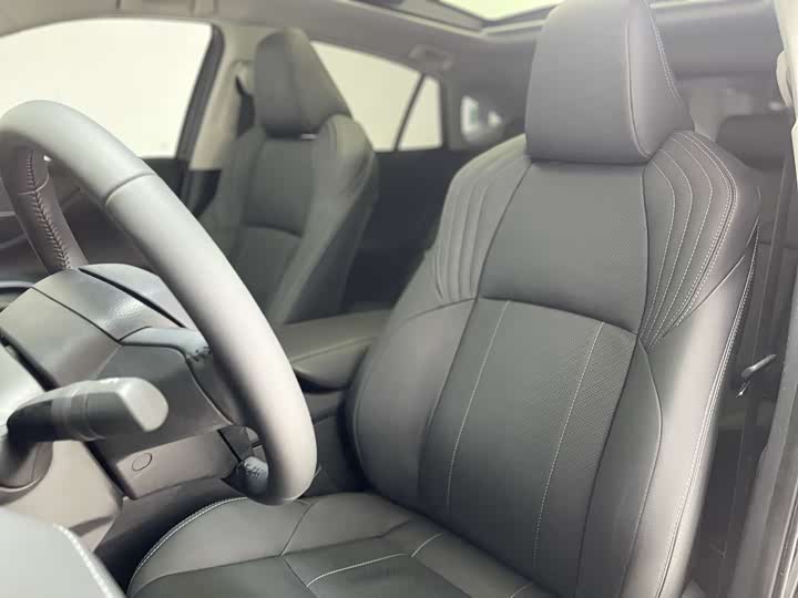 Фото 25 - Toyota Harrier