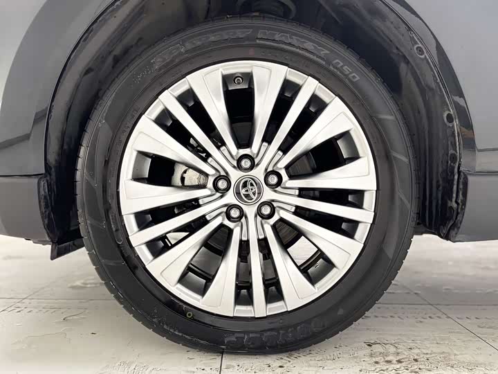 Фото 35 - Toyota Harrier