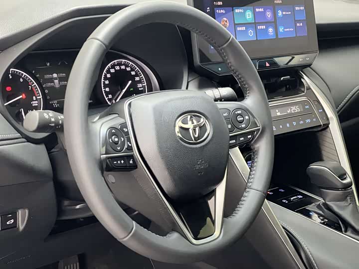 Фото 38 - Toyota Harrier