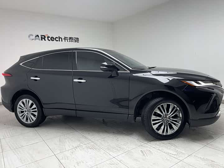 Фото 7 - Toyota Harrier