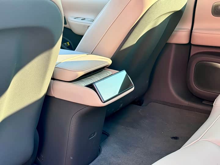 Фото 17 - Nio ET7