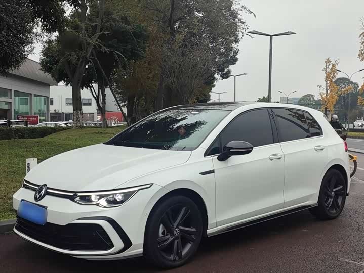 Фото 1 - Volkswagen Golf