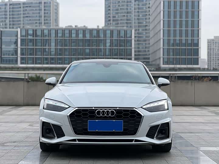 Фото 2 - Audi A5