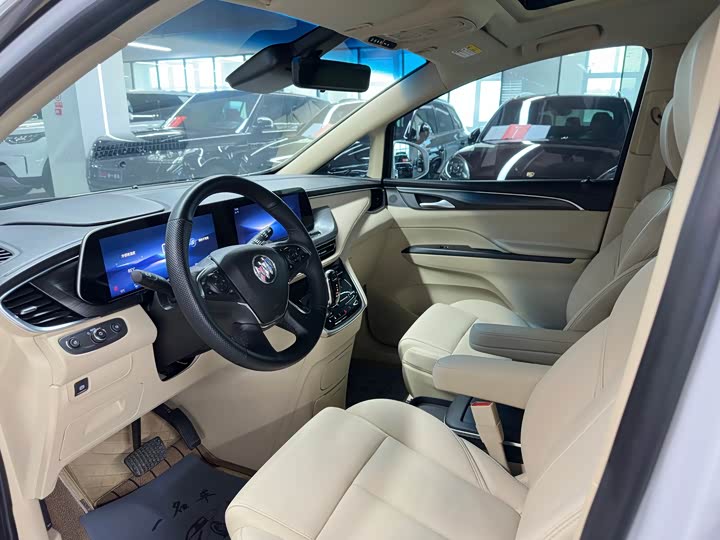 Фото 10 - Buick GL8 ES