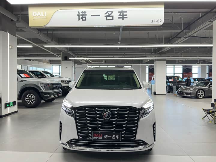 Фото 2 - Buick GL8 ES