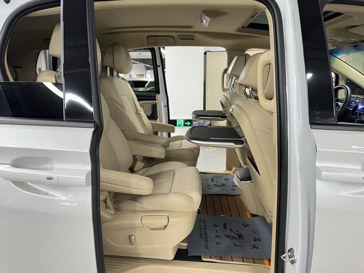 Фото 20 - Buick GL8 ES