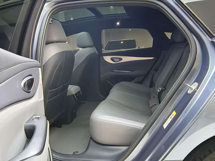 Фото 10 - BYD Seal 07 DM-i Hybrid