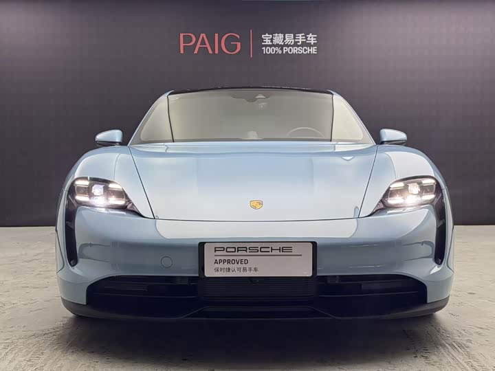 Фото 2 - Porsche Taycan