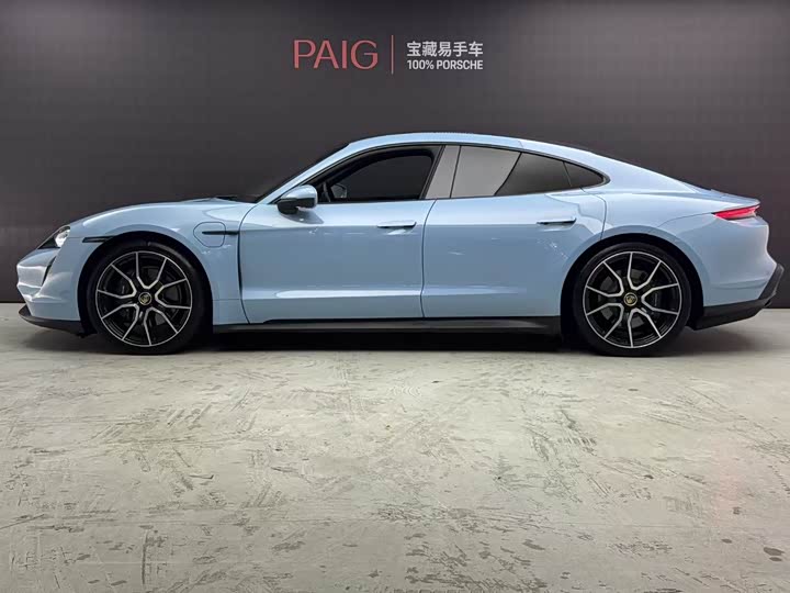 Фото 4 - Porsche Taycan