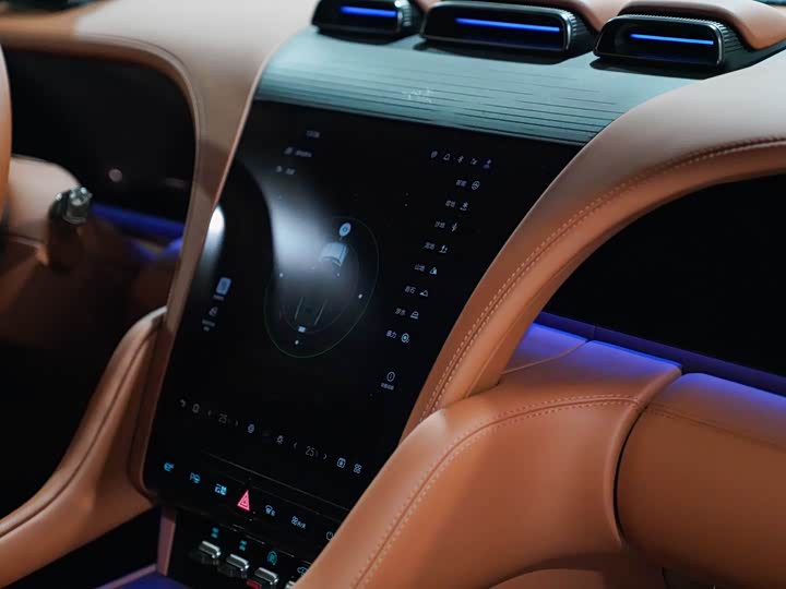 Фото 13 - BYD Yangwang U8