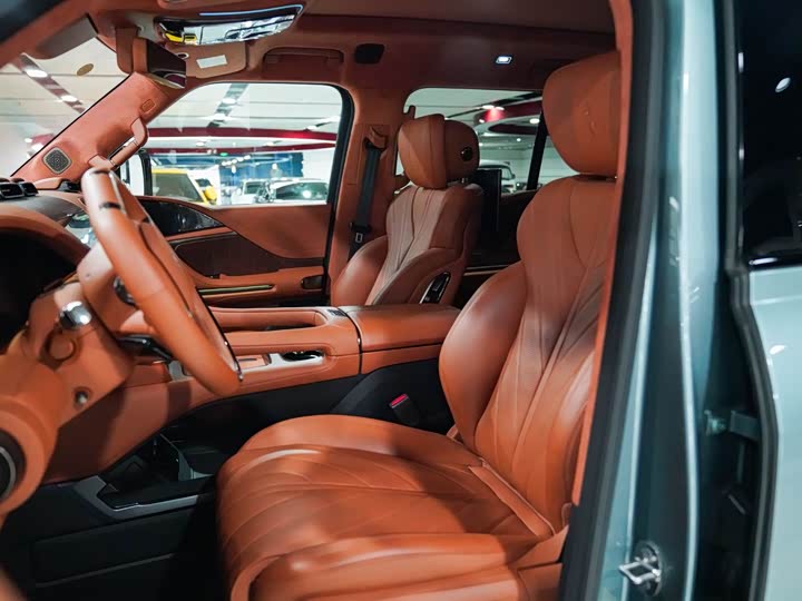 Фото 15 - BYD Yangwang U8