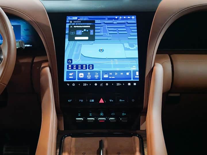 Фото 17 - BYD Yangwang U8