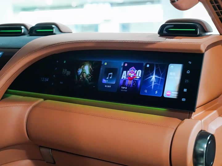 Фото 18 - BYD Yangwang U8