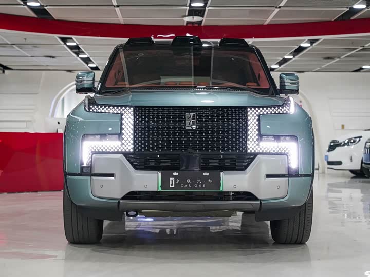 Фото 2 - BYD Yangwang U8