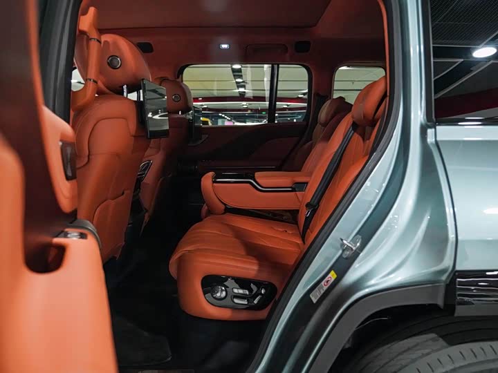 Фото 25 - BYD Yangwang U8