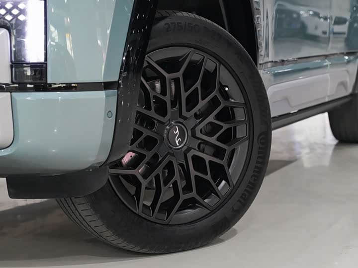 Фото 3 - BYD Yangwang U8