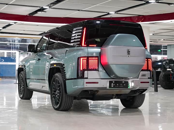 Фото 7 - BYD Yangwang U8