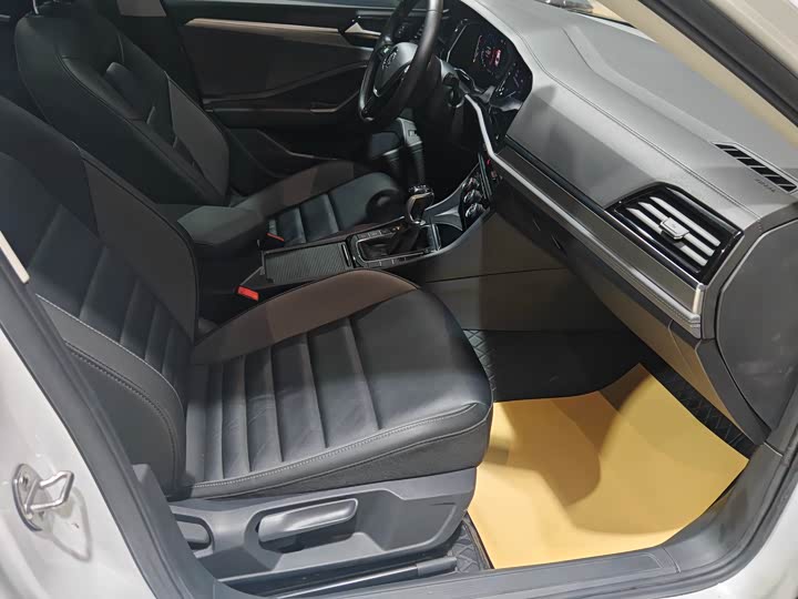 Фото 11 - Volkswagen Sagitar L