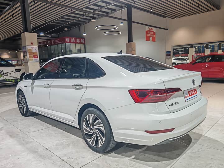 Фото 13 - Volkswagen Sagitar L