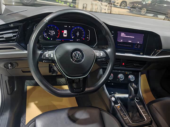 Фото 8 - Volkswagen Sagitar L