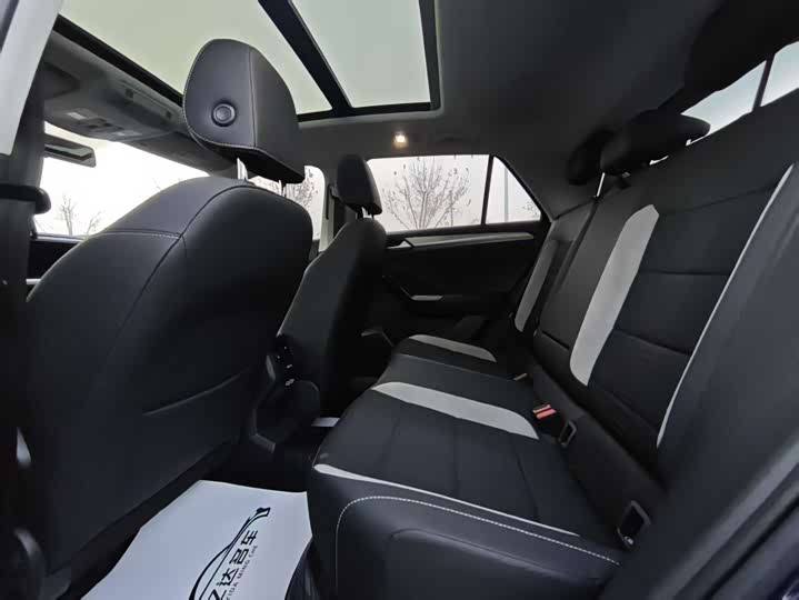 Фото 16 - Volkswagen T-Roc