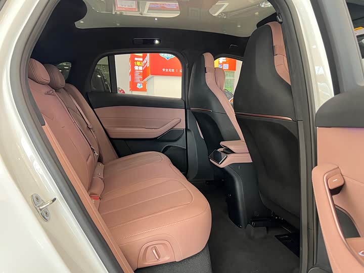 Фото 12 - Nio EC6