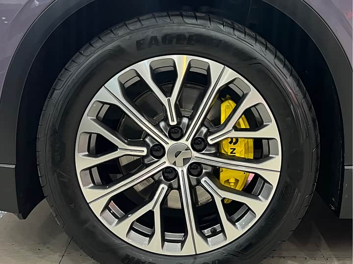 Фото 18 - Nio EC6