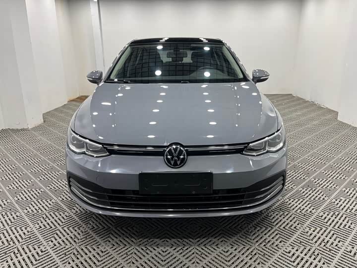 Фото 2 - Volkswagen Golf